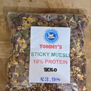 Tommy's Sticky Muesli 19% Protein Dog Biscuit / Kibble 1 KILO